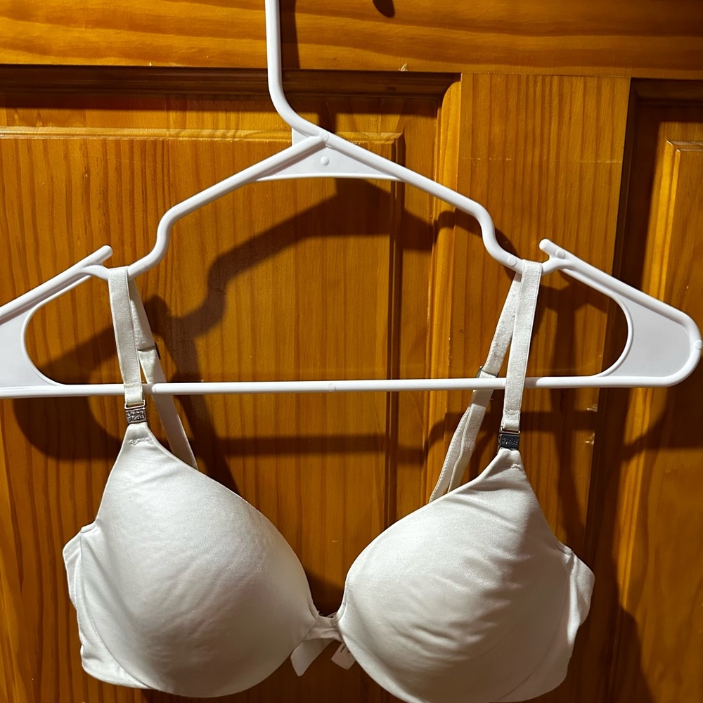 Victoria's Secret White Bra with Molded Cups and Adjustable Straps